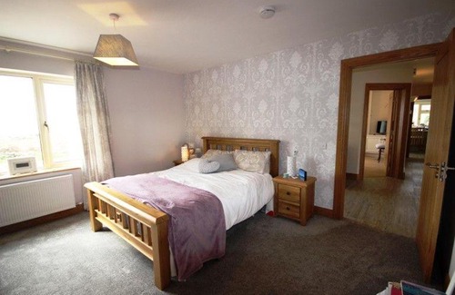 Spiddal House | Sioscadh Na Mara (Sea Whisper)