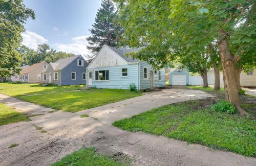 Sioux Falls House | Sioux Falls Home Near Downtown 2 Living Areas!