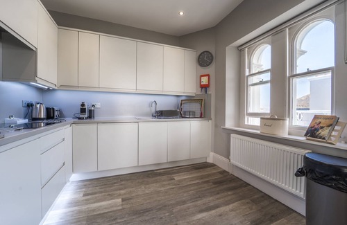 Plymouth Apartment | Sir Arthur Conan Doyle Apartment (No 6) 1, Elliot Terrace - stunning sea views over Hoe and Plymouth