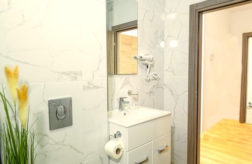 Sector 2 Hotel | Sir Fundeni Hotel