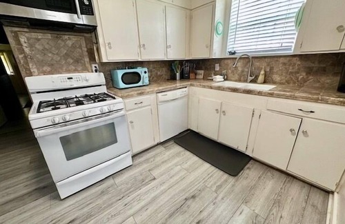 Port O Connor House | SIREN COVE is Close to Beach in POC