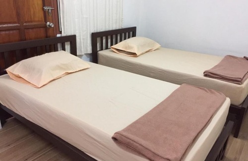 Lumphli Bed & Breakfast | Siriwal Guesthouse