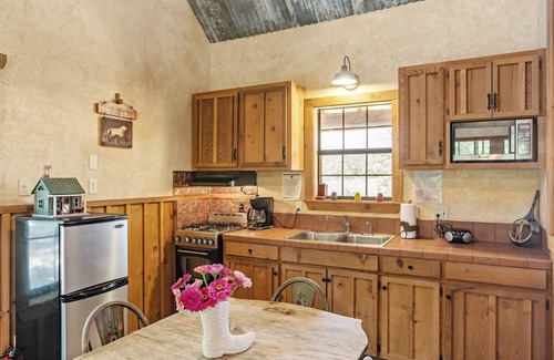 Fredericksburg Cabin | SisterCreek Ranch - Other Cabin - Hot Tub - Fireplace - Hill County Views