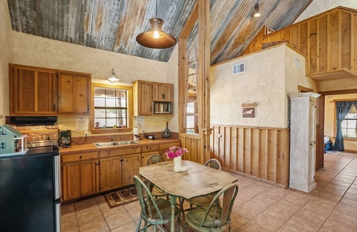 Fredericksburg Cabin | SisterCreek Ranch - Other Cabin - Hot Tub - Fireplace - Hill County Views