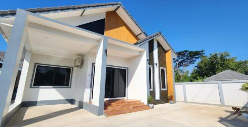 Mae Sot House | Sisters Real Escapes - Private Bedroom with Shared Bathroom