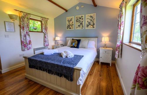 Staple Hill Hotel | Siston Stables by StayStaycations