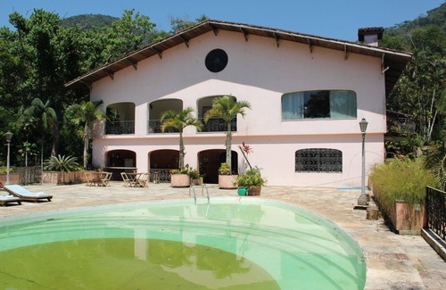 Maranduba House | Site Araribá, luxury and comfort within the Atlantic Forest, close to the sea.