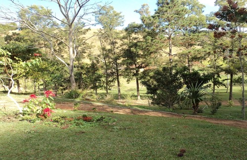 Paty do Alferes Cottage | Site in Paty do Alferes, large house with 5 bedrooms, pool and very green