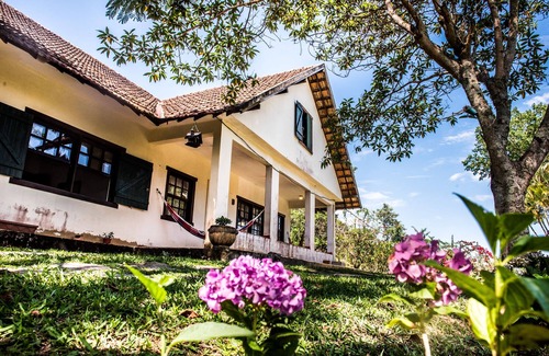 Paty do Alferes Cottage | Site in Paty do Alferes, large house with 5 bedrooms, pool and very green