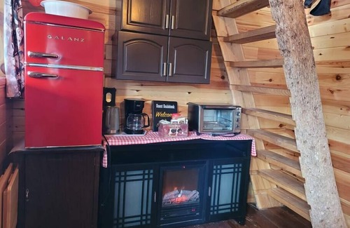 Kenora Cabin | Site17-18 Glamping Bunkie & Tent-Small Urban Farm