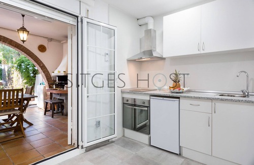 Vallpineda Apartment | SITGES PINE VALLEY - With Pool and Garden