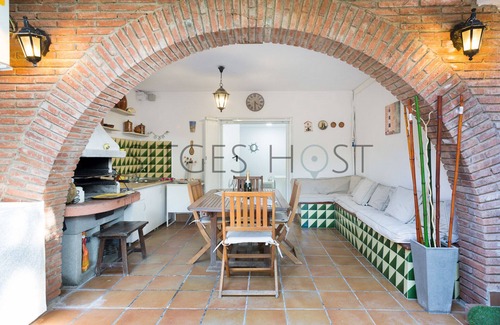 Vallpineda Apartment | SITGES PINE VALLEY - With Pool and Garden