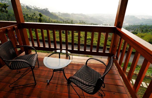 Lugu House | Sitou Flora's House B&B