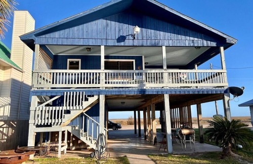 Matagorda House | Sits on Colorado river with lighted fishing pier
