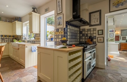Newton Ferrers House | Sitting proudly in an elevated position above the tidal Newton Creek, on the River Yealm estuary, We