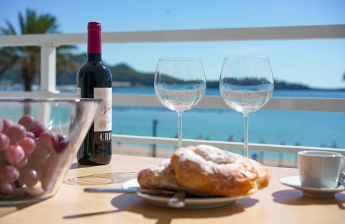 Puerto de Pollensa Apartment | SIVELLA. Front-line studio located in Puerto Pollensa