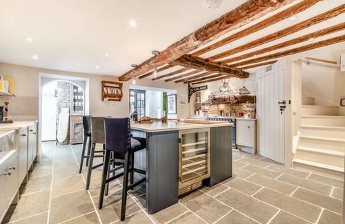Stow-on-the-Wold Cottage | Six bed Cotswold Holiday Home - Cross Keys Cottage