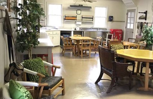 Sandusky Cabin | Six miles from Lake Erie Ferries, Pet Friendly Private Room with Bath