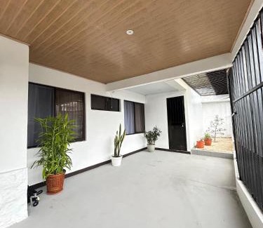 Alajuela Apartment | SJO airport 4 min free parking