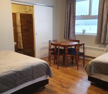 Selfoss House | Skálatjörn Guesthouse