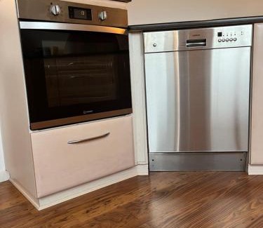 Herning Apartment | Skøn centralt beliggende lejlighed m.tagterrasse