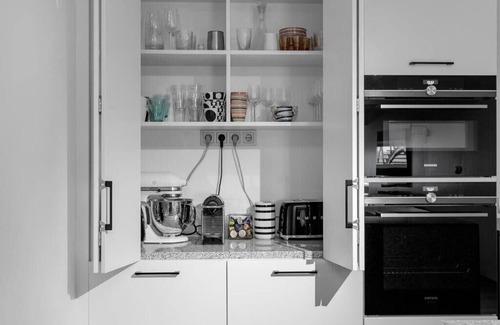 Vesturbær Apartment | SK52 by the Sea, Unique spacious oceanfront luxury - free parking & free wifi