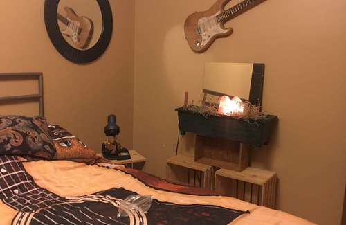 Vernon House | Ski 3 of BC's top mountains from 1 location while staying a lovely 3 bedroom house!