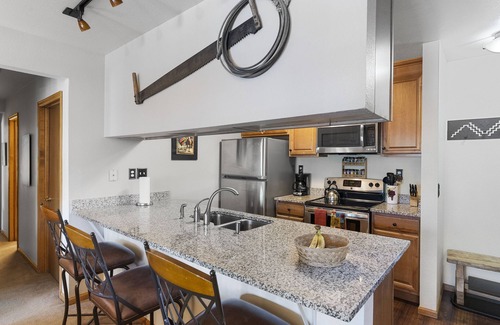 Steamboat Springs Condo | Ski Area Views - On Bus Line - Walk to Grocery Store - Community Hot Tub