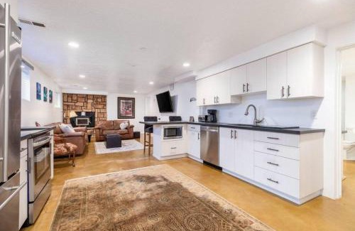Cottonwood Heights House | Ski Bum Chalet Close to Resorts