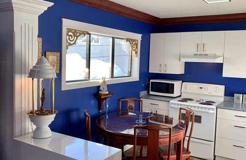 Courtenay Ski Chalet | Ski Chalet in the Alpine Village Mountain Washington