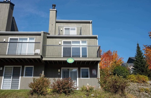 Notre-Dame-Auxiliatrice-de-Buckland Apartment | Ski Condo - Mont du Midi 56