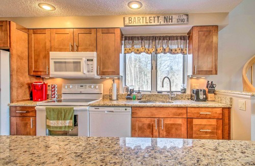 Bartlett Apartment | Ski Condo w/Pool, Close to Story Land & Attitash!