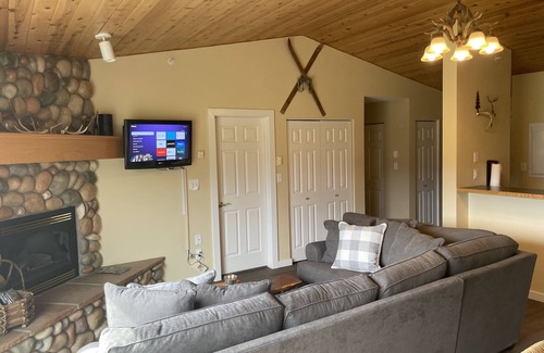 Big Sky Condo | Ski/Fish/Hike from Our Beautiful 2BR Big Sky Condo