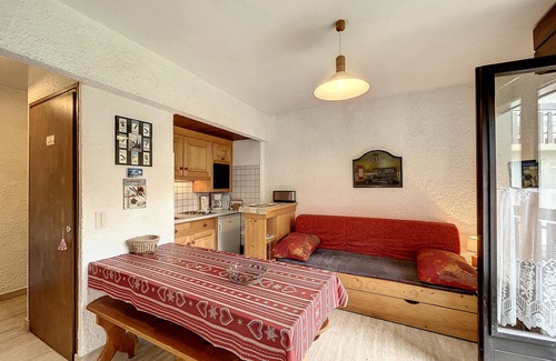 Combloux Apartment | Ski-Front 2-BR Apartment with Balcony, 3.5km from Combloux Village