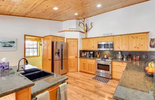 Pinetop House | Ski, Hike and Golf Pinetop Cabin with Fire Pit!