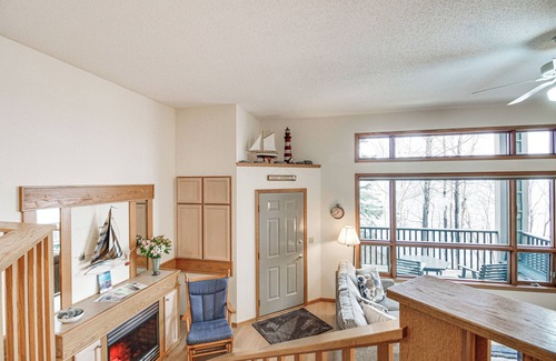 Tofte Apartment | Ski, Hike, Bike, Relax: Tofte Townhome w/Deck!