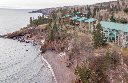 Tofte Apartment | Ski, Hike, Bike, Relax: Tofte Townhome w/Deck!