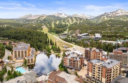 Peak 9 Apartment | Ski In and Out, Luxury, 1 Blk to Main, Pool, Hot Tub, Sauna