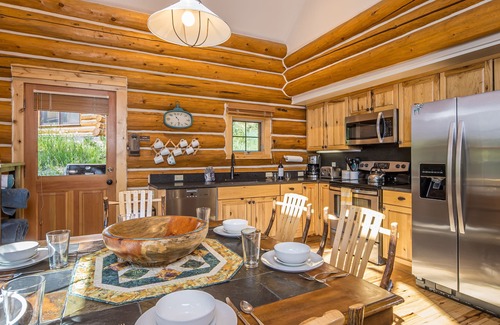 Powder Ridge House | Ski In/Out Cabin! Private Hot Tub, Wood Fireplace 5 Min Drive to Resort!