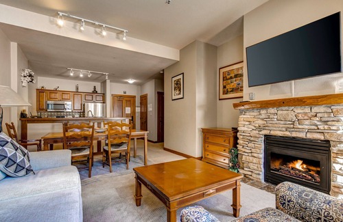 Salt Lake Mountain Resorts Condo | Ski-In/Out Powderhorn Condo with Shared Hot Tubs, a Pool & Gym at Club Solitude
