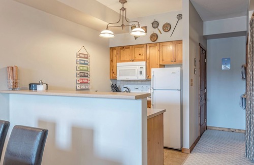 Silver Star Mountain Condo | Ski in/Ski out Creekside Condo, ground floor with deck, King Bed in Master