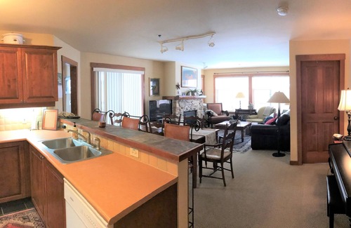Salt Lake Mountain Resorts Condo | Ski in, Ski out 2 Bedroom condo. Large deck for Summer