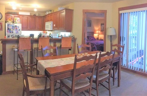 Salt Lake Mountain Resorts Condo | Ski in, Ski out 2 Bedroom condo. Large deck for Summer