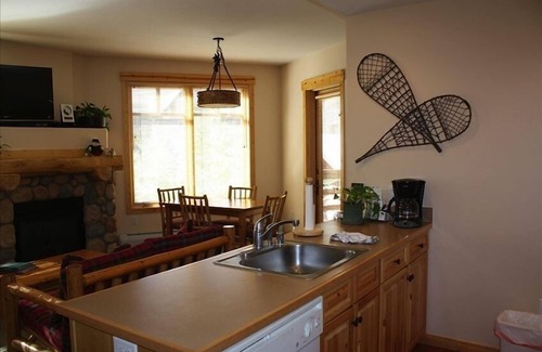 Copper Mountain Village Condo | Ski in/Ski Out, 2 BR/2 BA, *Sleeps 8*