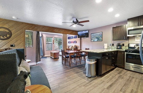 Tahoe Village Condo | Ski In, Ski Out! 3 BDR Steps from Stagecoach Lift w/Private Hot Tub