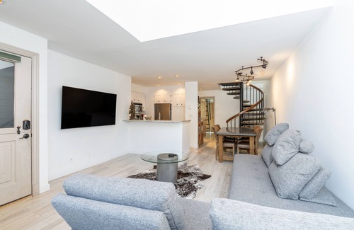 Telluride Condo | Ski In/Ski Out-30 second walk to lift- Downtown Telluride-Hot Tub-Free Parking