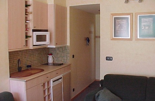 Candanchu Apartment | Ski-in/Ski-out Apartment with Garage in Aisa