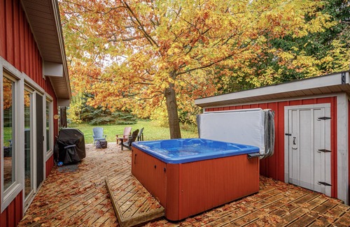 The Blue Mountains Ski Chalet | Ski-in ski-out chalet at Osler Bluff Ski Club