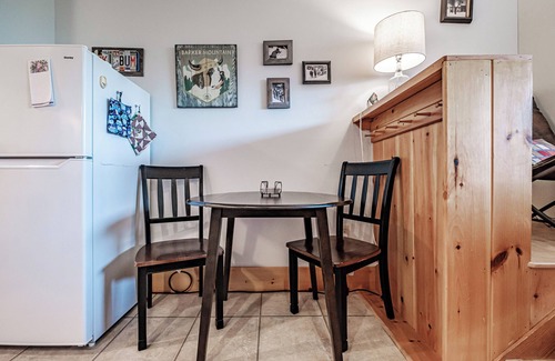 Sunday River Area Condo | Ski-In/Ski-out Cascades studio sleeps 4