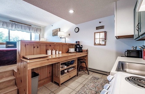 Sunday River Area Condo | Ski-In/Ski-out Cascades studio sleeps 4